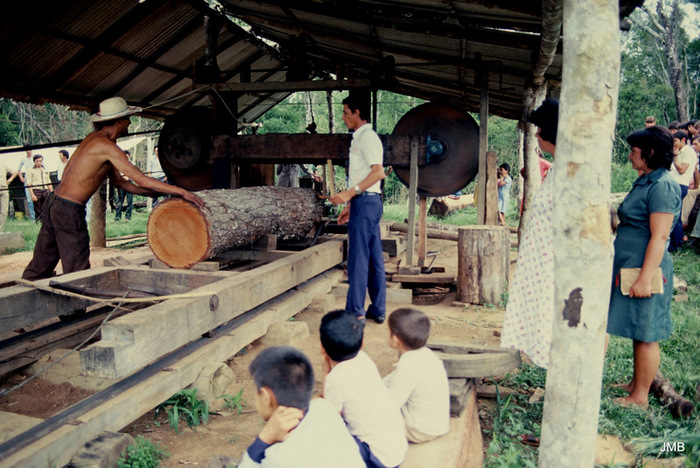 AÑO 1984 - COLOR - VIDA CAMPESINA EN PARAGUAY (JOSÉ MARÍA BLANCH)